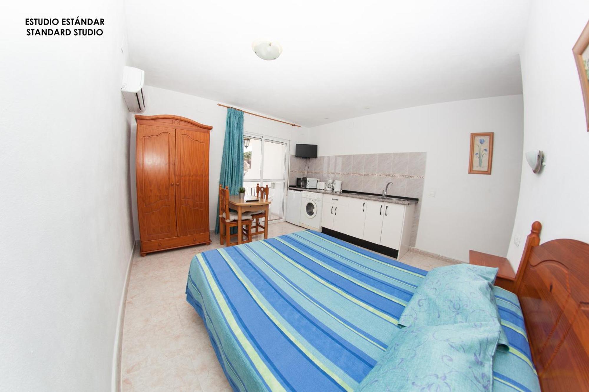 Apartamentos Rurales Santos Benajarafe Quarto foto