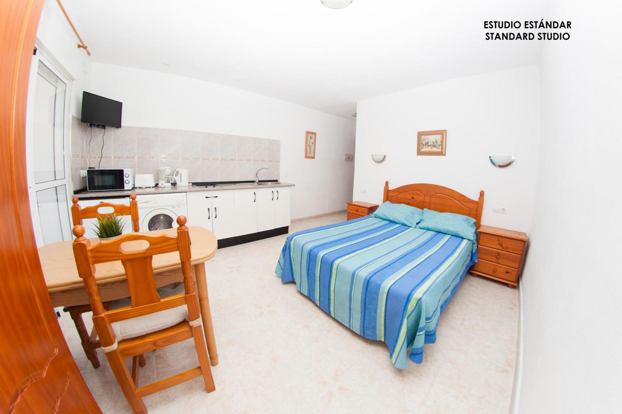 Apartamentos Rurales Santos Benajarafe Quarto foto